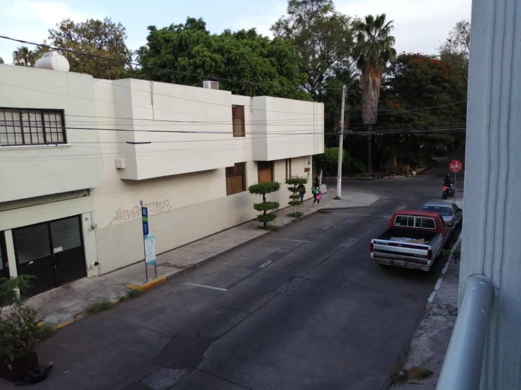 Pule Pule Hostal Boutique Guadalajara Exterior photo